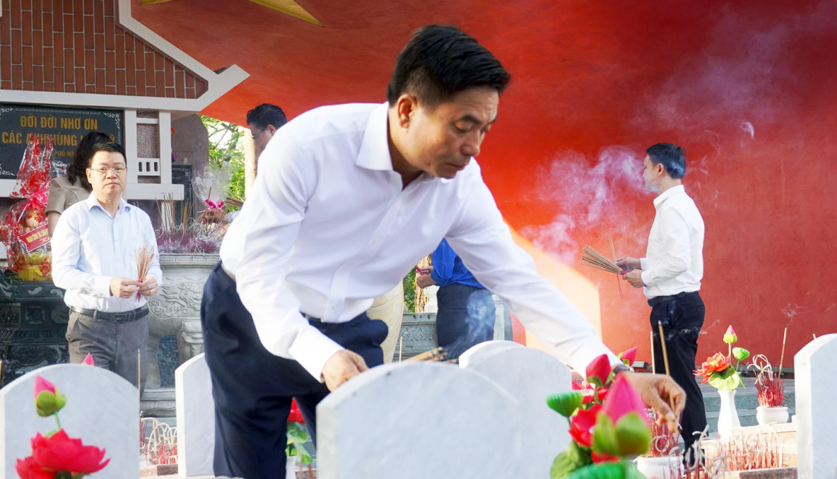 Quảng Trị đón đoàn lãnh đạo Quốc hội dâng hương tưởng niệm các anh hùng liệt sĩ