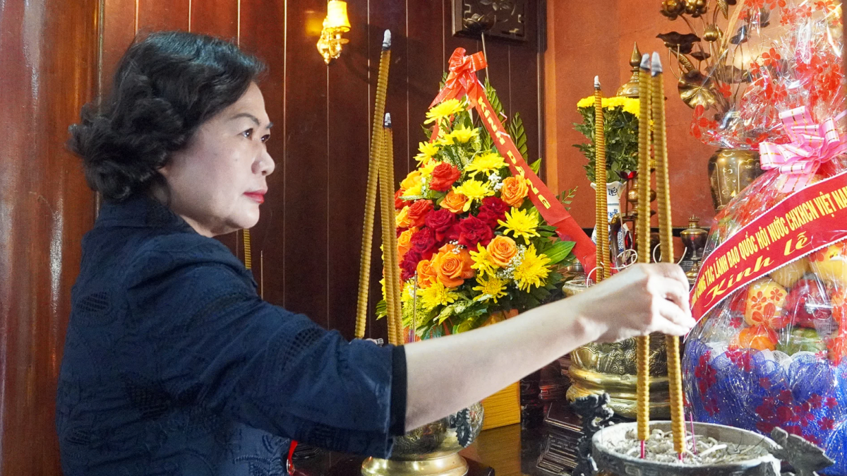 Quảng Trị đón đoàn lãnh đạo Quốc hội dâng hương tưởng niệm các anh hùng liệt sĩ
