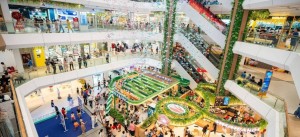 Trung tâm thương mại không còn để mua sắm mà trở thành “điểm đến sống” mới