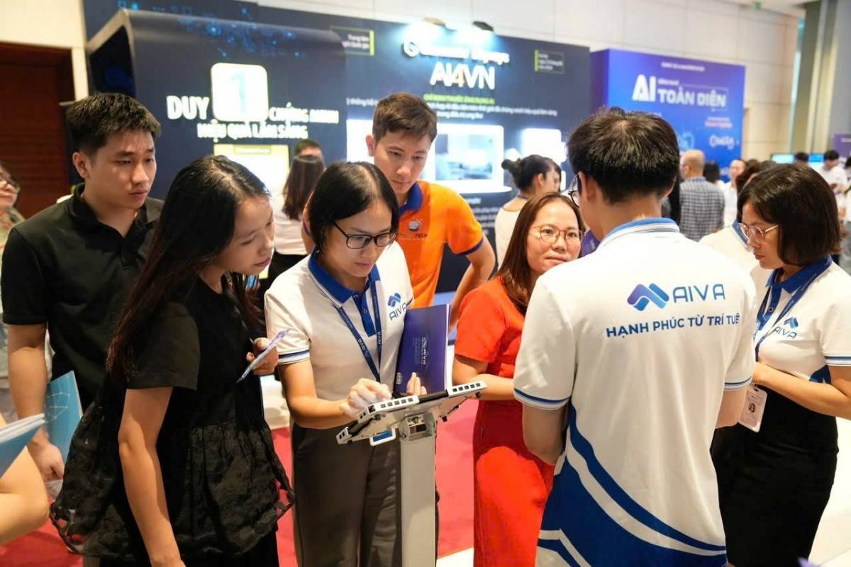 Giới thiệu các sản phẩm ứng dụng trí tuệ nhân tạo tại Ngày Hội Trí tuệ nhân tạo Việt Nam.