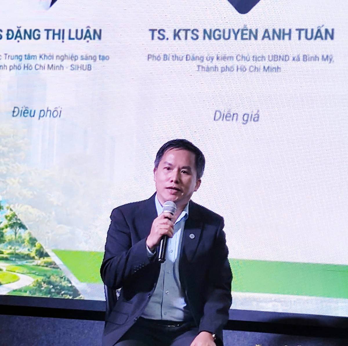 Khi Chủ tịch xã trong vai 