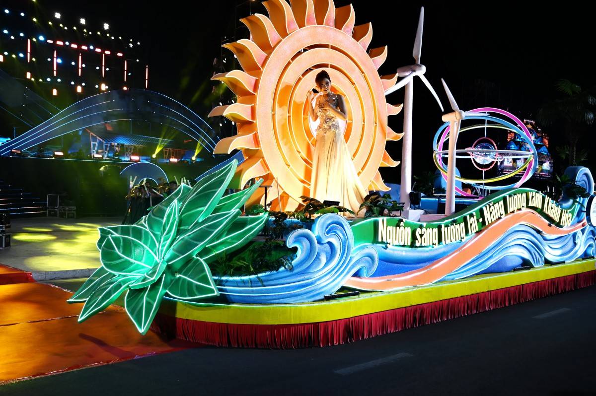 Festival biển Khánh Hòa 2026 thu hút gần 800.000 lượt khách thu về 1.300 tỷ đồng