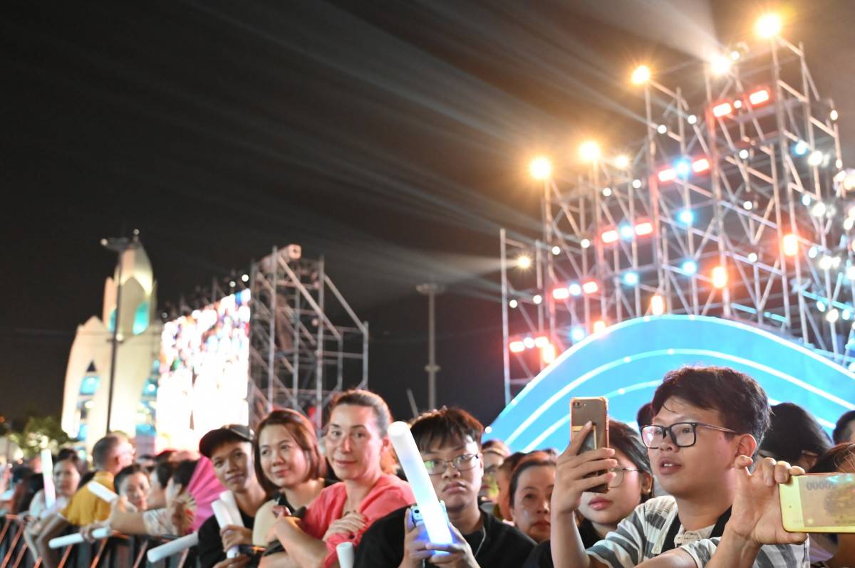 Festival biển Khánh Hòa 2026 thu hút gần 800.000 lượt khách thu về 1.300 tỷ đồng