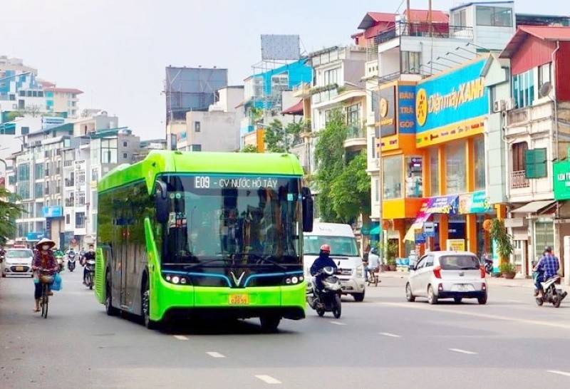 Hà Nội xây lộ trình hạn chế xe cá nhân vào trung tâm khi đủ điều kiện