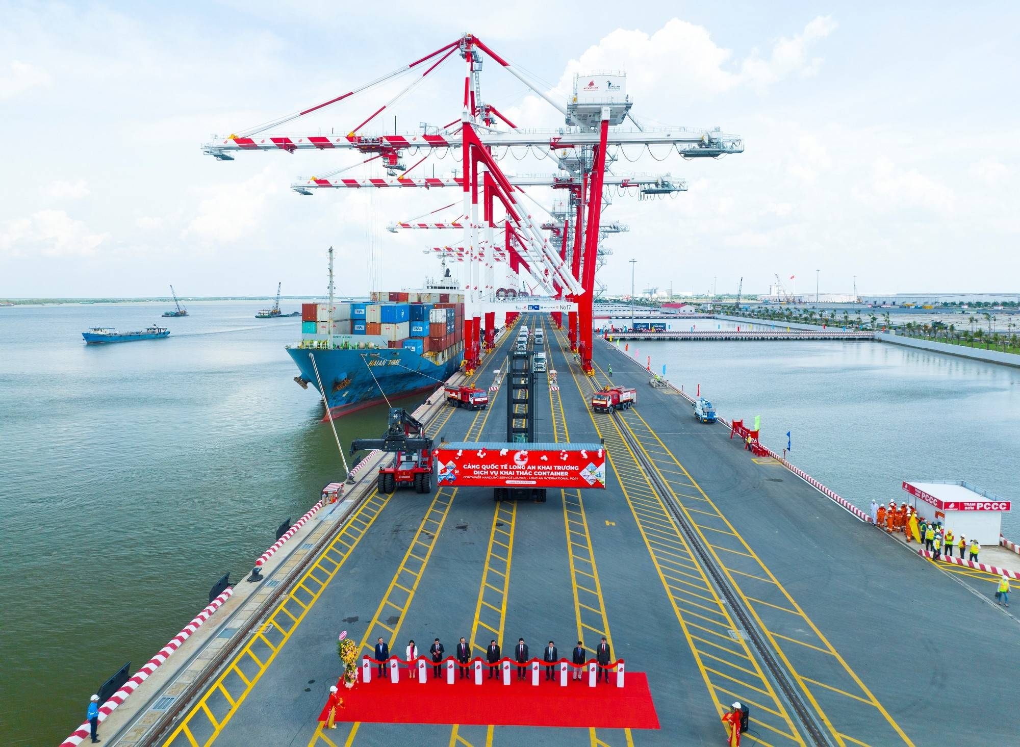 Cảng biển bứt tốc, Việt Nam cần chinh phục 