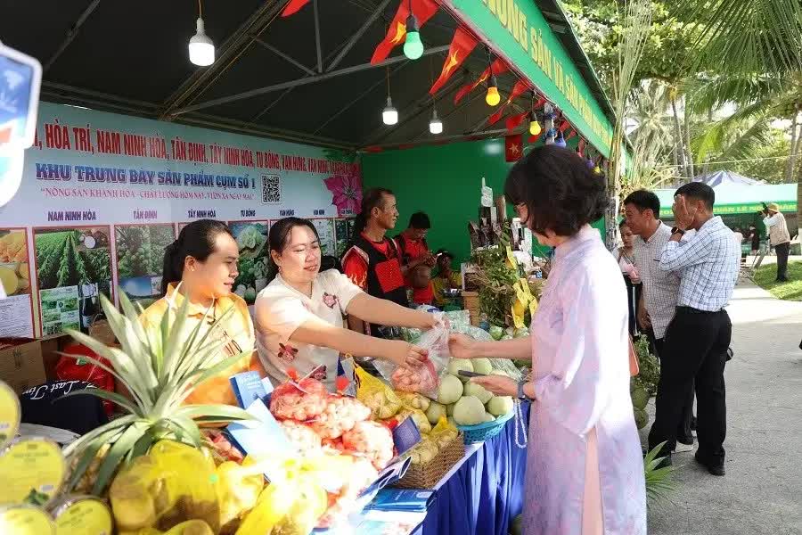 Tuần lễ nông sản và sản phẩm OCOP Khánh Hòa năm 2026: Tổng doanh thu đạt gần 4 tỷ đồng
