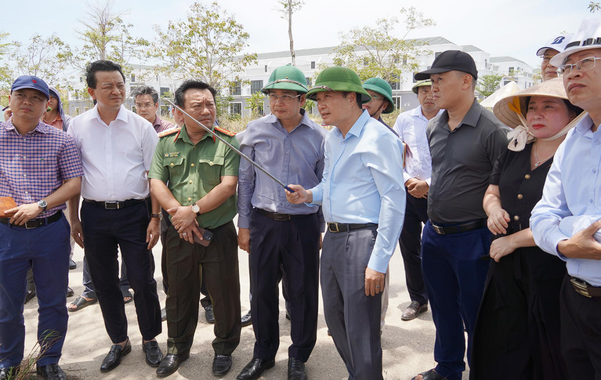 Chủ tịch UBND tỉnh Quảng Trị kiểm tra tiến độ các dự án giáo dục và hạ tầng giao thông trọng điểm