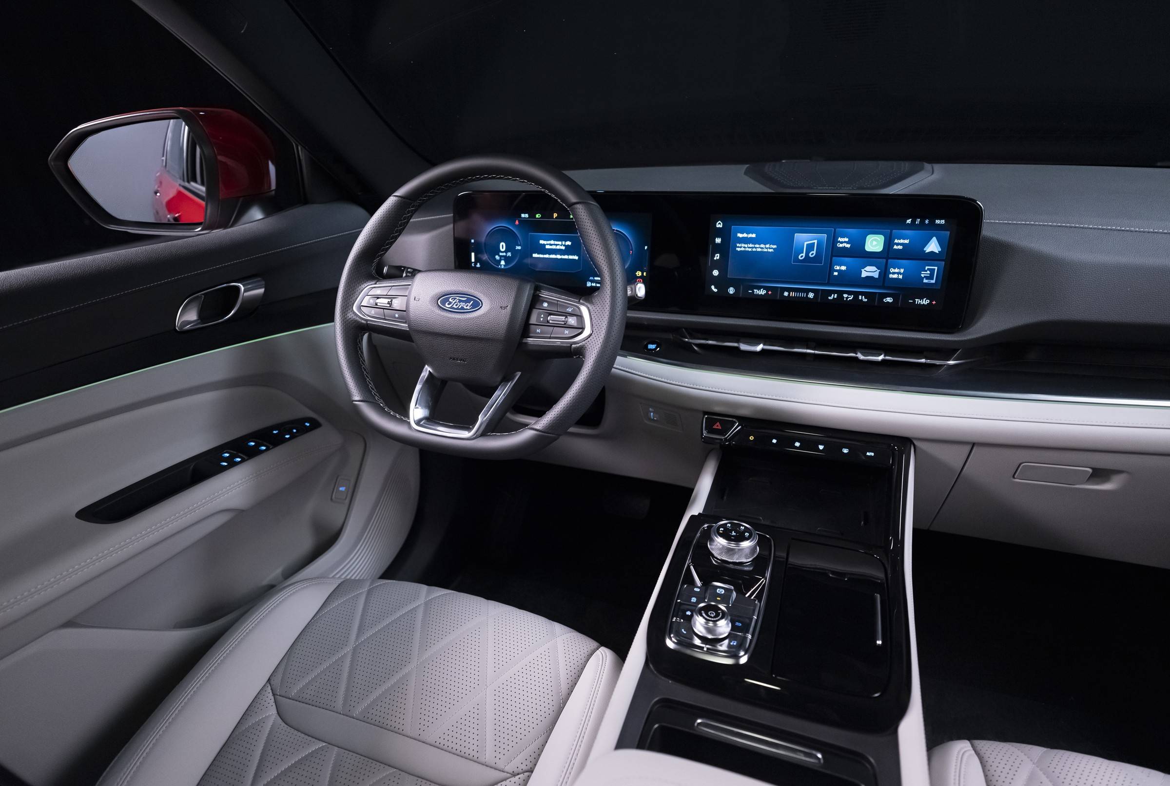 Ford Việt Nam giới thiệu Territory Platinum, gia tăng trải nghiệm cao cấp