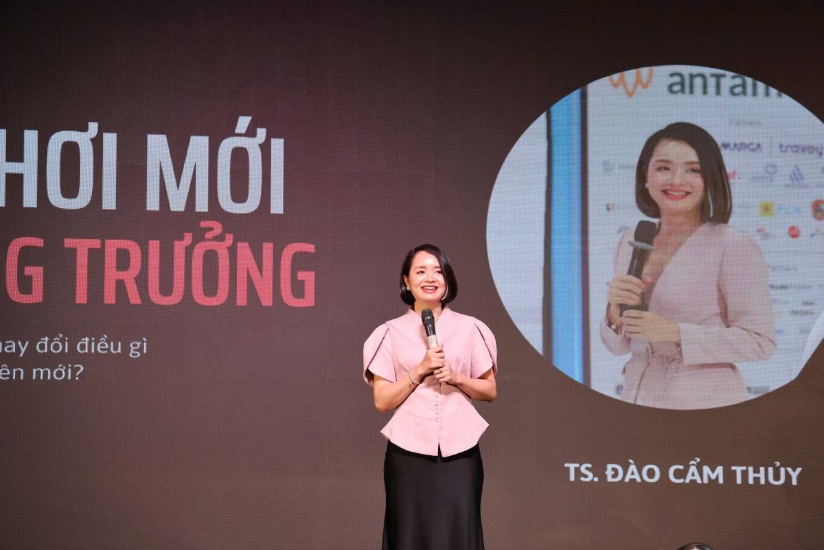 TS. Đào Cẩm Thủy, giảng viên Trường Đại học Kinh tế – Đại học Quốc gia Hà Nội, chuyên gia tư vấn thương hiệu và marketing, thành viên Hiệp hội Marketing châu Á (AMF)
