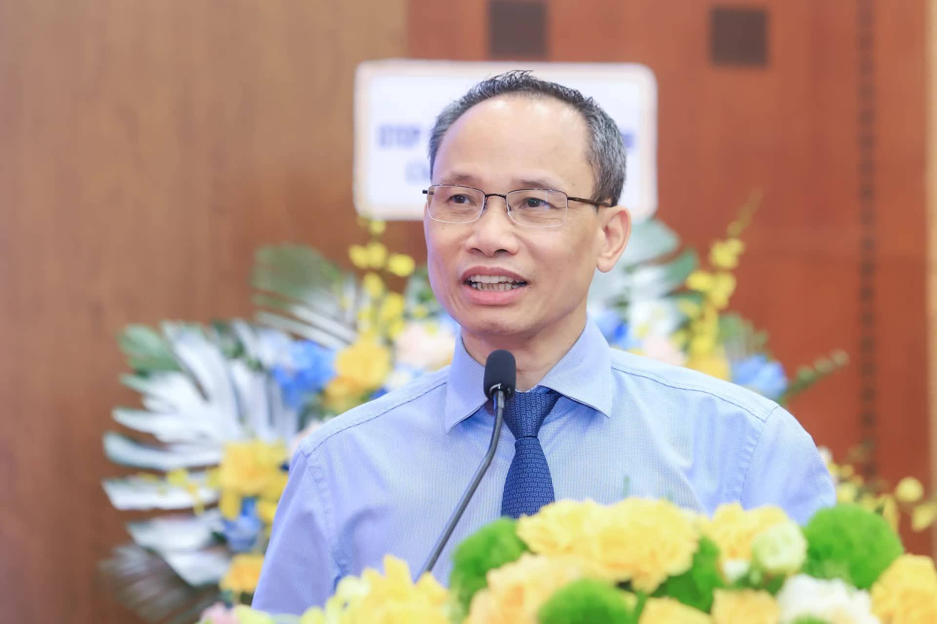 TS. Cấn Văn Lực: Thị trường vốn phải tăng tốc để giảm phụ thuộc ngân hàng