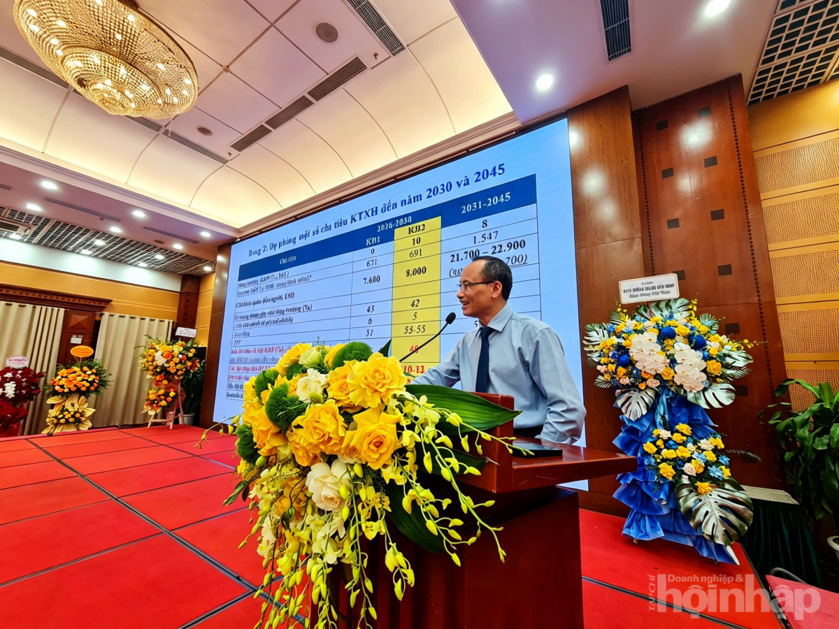 TS. Cấn Văn Lực: Thị trường vốn phải tăng tốc để giảm phụ thuộc ngân hàng
