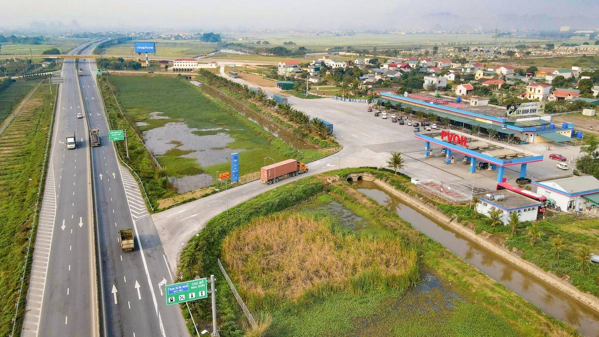 Trạm dừng nghỉ trên cao tốc Bắc-Nam đoạn Cao Bồ-Mai Sơn (Ảnh: Tạ Hải/https://baochinhphu.vn).