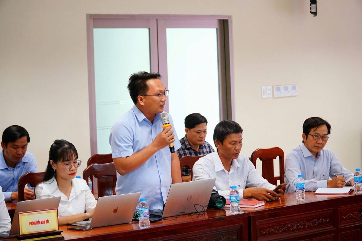 Cơ quan báo chí đặt nhiều vấn đề dư luận đang quan tâm.