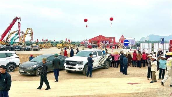 Thanh Hóa: Thực hiện “Rõ người, rõ việc, rõ thời gian, rõ trách nhiệm, rõ thẩm quyền, rõ sản phẩm”, kiên định mục tiêu tăng trưởng 2 con số