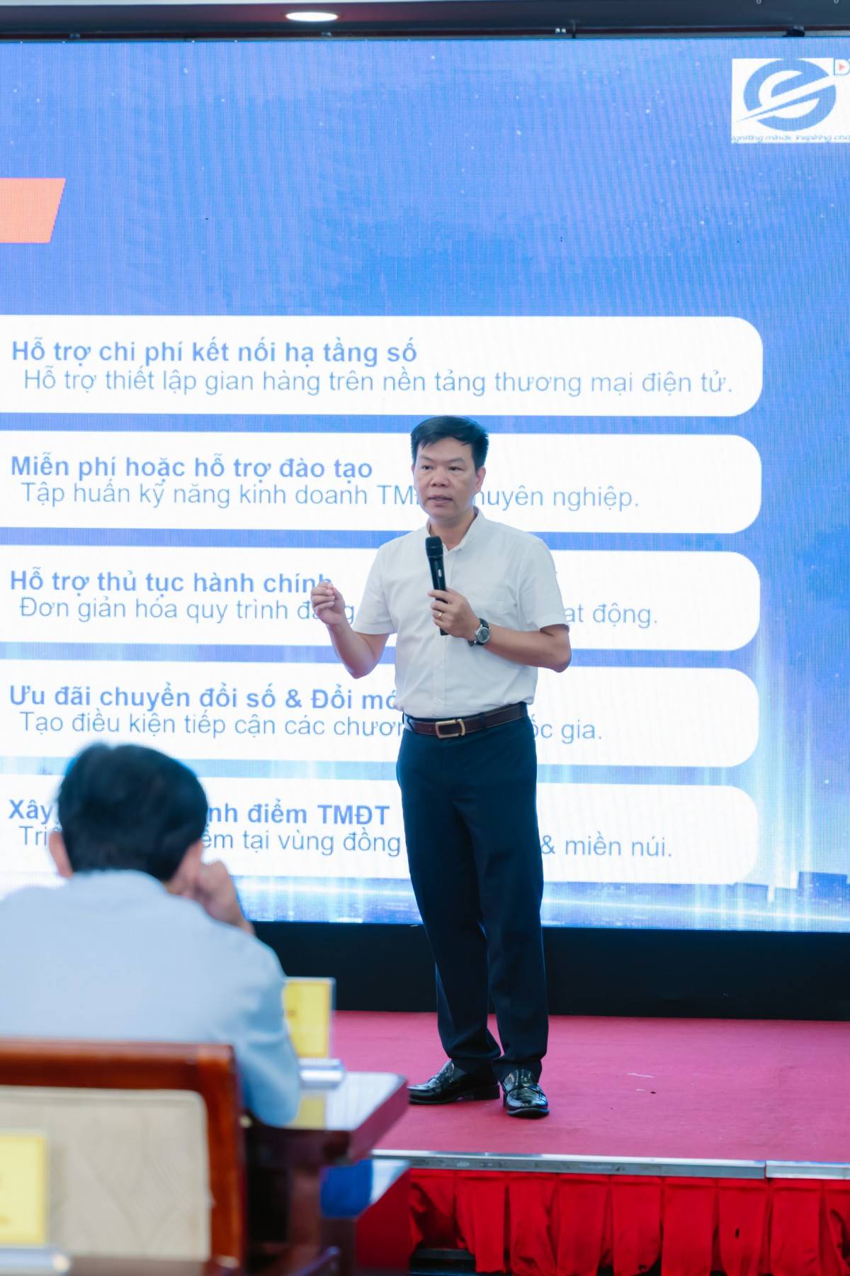 Luật Thương mại điện tử mở ra 
