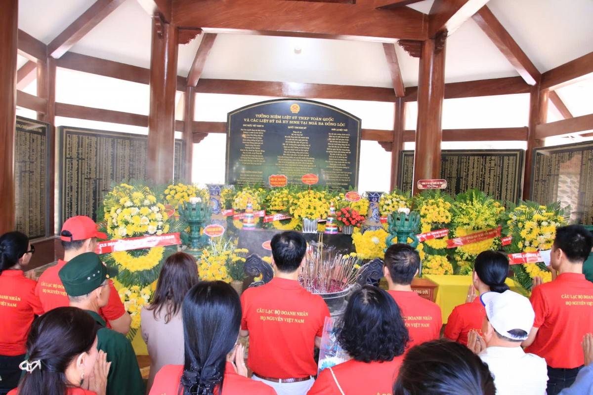 CLB Doanh nhân họ Nguyễn Việt Nam: Tri ân trên dải đất anh hùng Quảng Trị