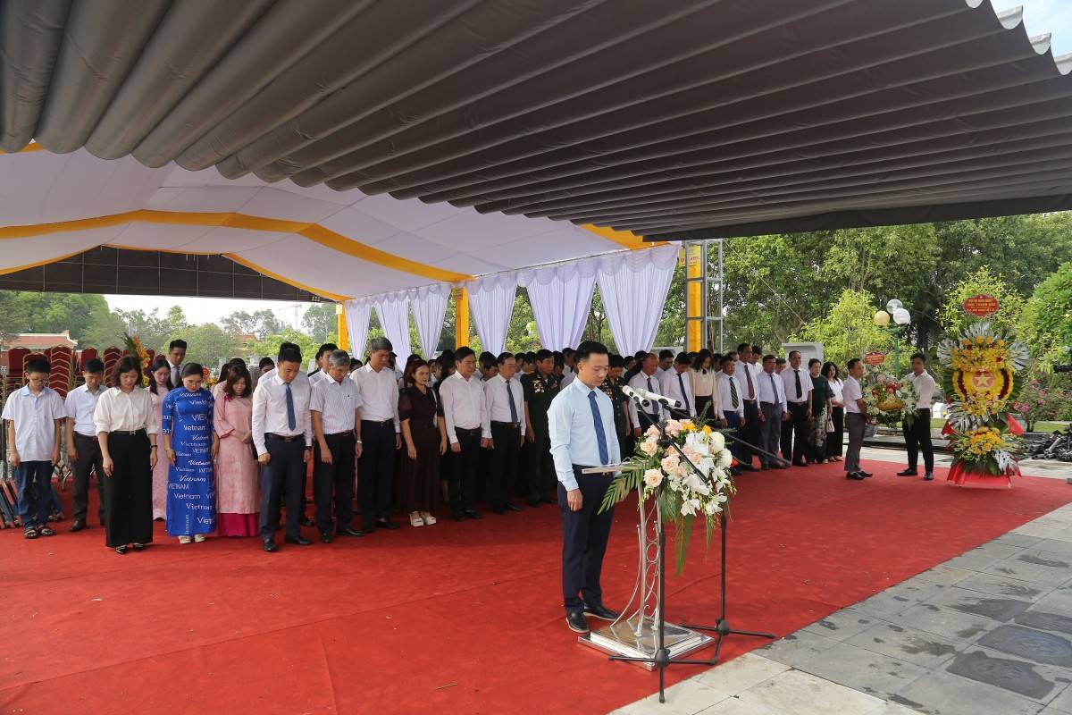 Doanh nhân Thanh Hóa dâng hương tưởng niệm các Anh hùng liệt sĩ
