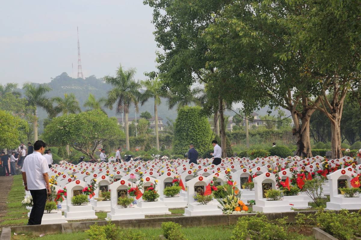 Doanh nhân Thanh Hóa dâng hương tưởng niệm các Anh hùng liệt sĩ