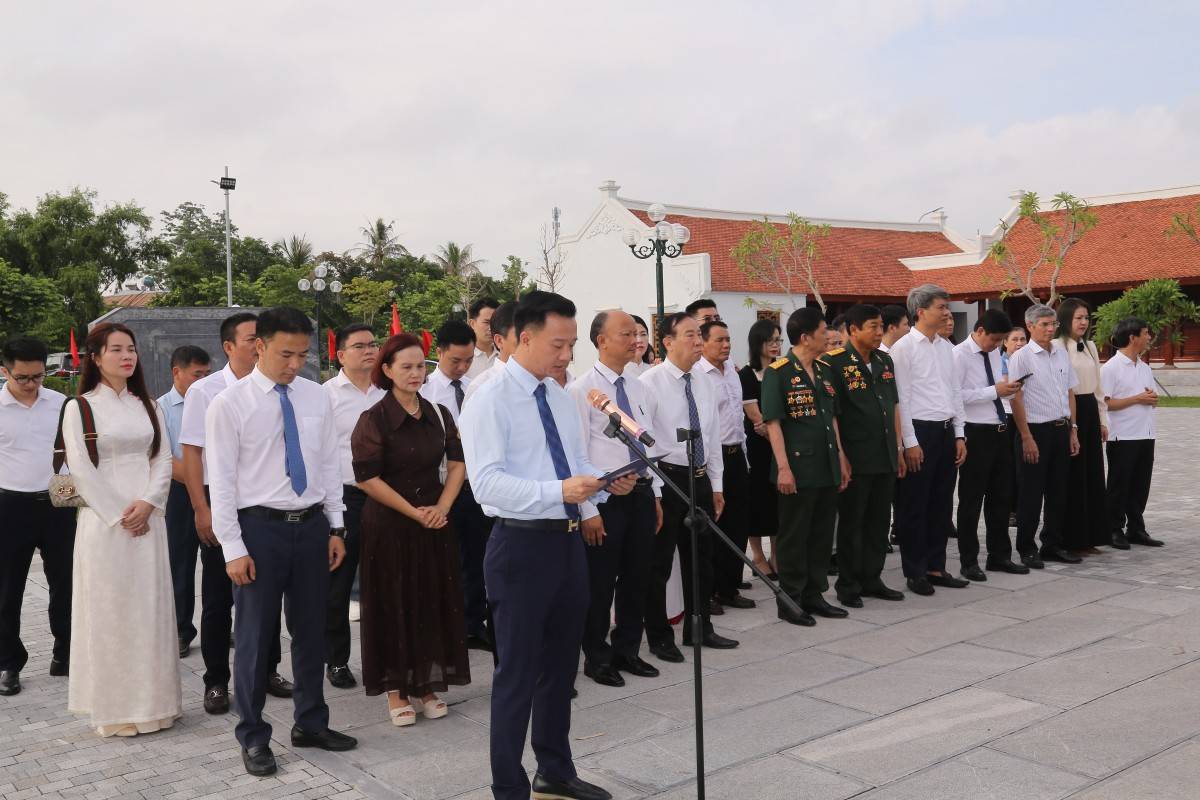 Doanh nhân Thanh Hóa dâng hương tưởng niệm các Anh hùng liệt sĩ
