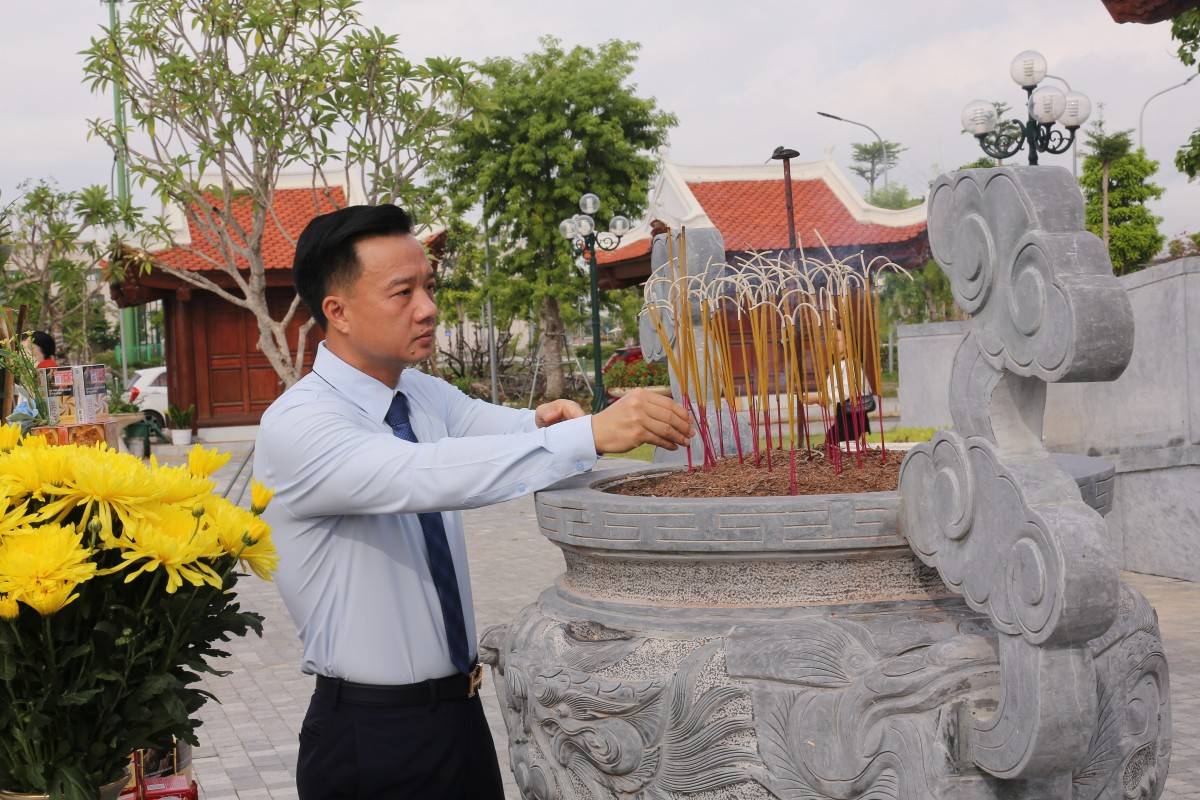 Doanh nhân Thanh Hóa dâng hương tưởng niệm các Anh hùng liệt sĩ