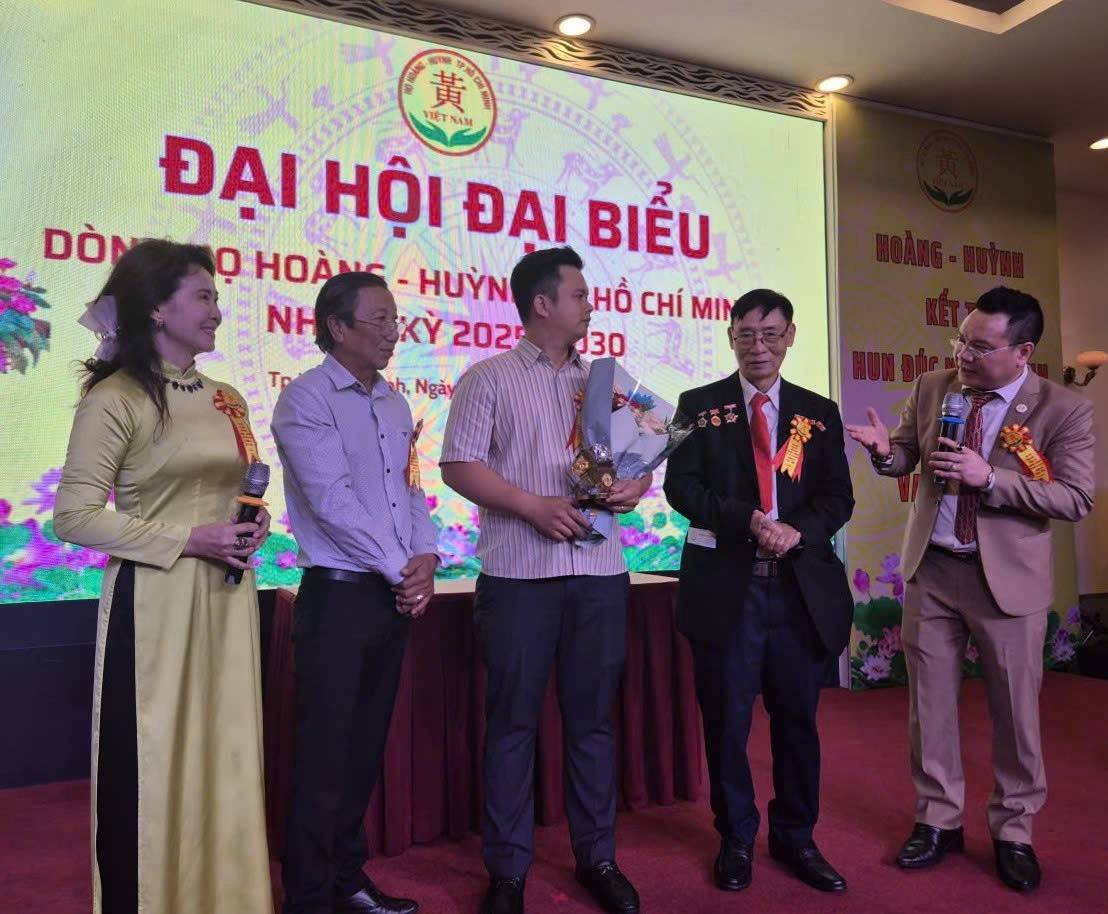 Nghệ nhân Huỳnh Tuấn Kiệt: Gửi tâm vào đá, trả nghĩa cho nghề