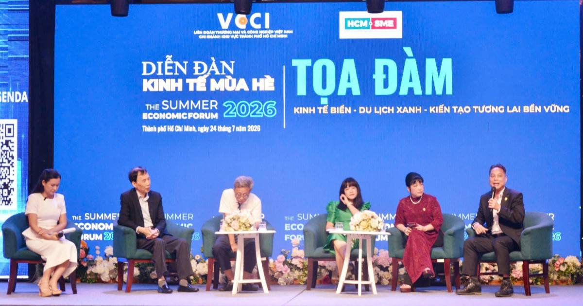 Phiên toạ đàm với chủ đề: Kinh tế biển- Du lịch xanh- Kiến tạo tương lai bền vuengx