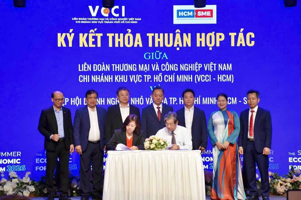 VCCI - Chi nhánh Khu vực TP.Hồ Chí Minh và HCM-SME ký kết thỏa thuận hợp tác nhằm phối hợp triển khai các hoạt động hỗ trợ cộng đồng doanh nghiệp trong thời gian tới