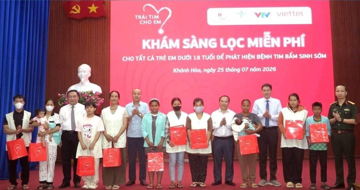 Quỹ Tấm lòng Việt và hành trình tìm lại nhịp đập tim khỏe mạnh cho 1.000 trẻ em Khánh Hòa