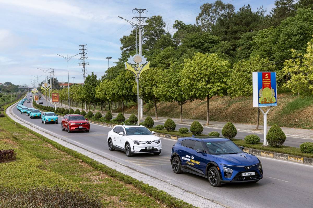 Trạm sạc dày đặc, chủ xe VinFast tiết lộ xuyên Việt “dễ như đi phố”