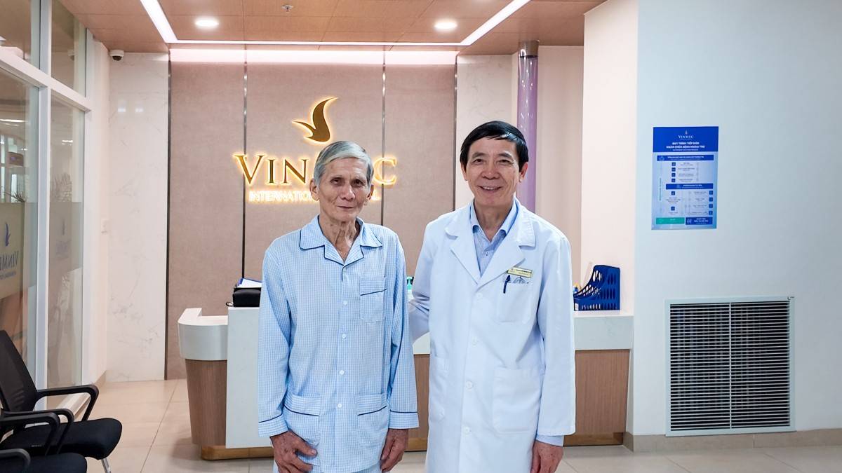 Sau 7 ngày phẫu thuật, bệnh nhân đủ điều kiện xuất viện, khép lại một chặng điều trị quan trọng trong hành trình chiến đấu với ung thư trực tràng.