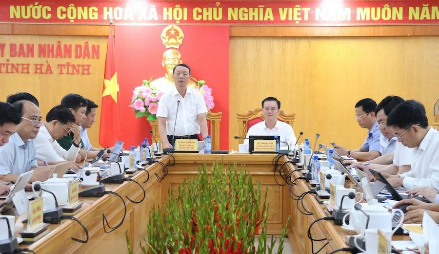 buổi làm việc với Ban Quản lý Khu kinh tế tỉnh và các địa phương nhằm đánh giá toàn diện công tác quản lý Nhà nước và tháo gỡ vướng mắc cho các dự án tại KKT Vũng Áng