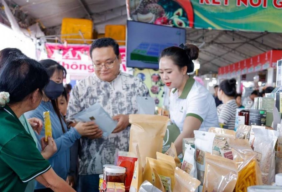 Lâm Đồng: Hơn 100 gian hàng hội tụ tại Quảng trường Trung tâm Gia Nghĩa, mở rộng cơ hội kết nối giao thương