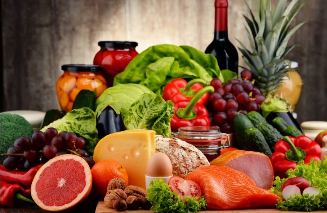 rong bối cảnh yêu cầu bảo đảm an toàn thực phẩm ngày càng cao, việc tuân thủ pháp luật không chỉ góp phần bảo vệ sức khỏe cộng đồng mà còn nâng cao uy tín, thương hiệu và năng lực cạnh tranh của doanh nghiệp, hộ kinh doanh.