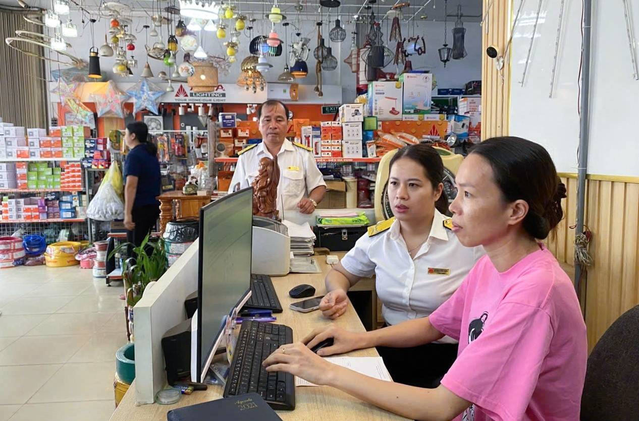 TP Hà Nội kết nối dữ liệu trên iHanoi, hỗ trợ hộ kinh doanh kê khai thuế thuận tiện hơn