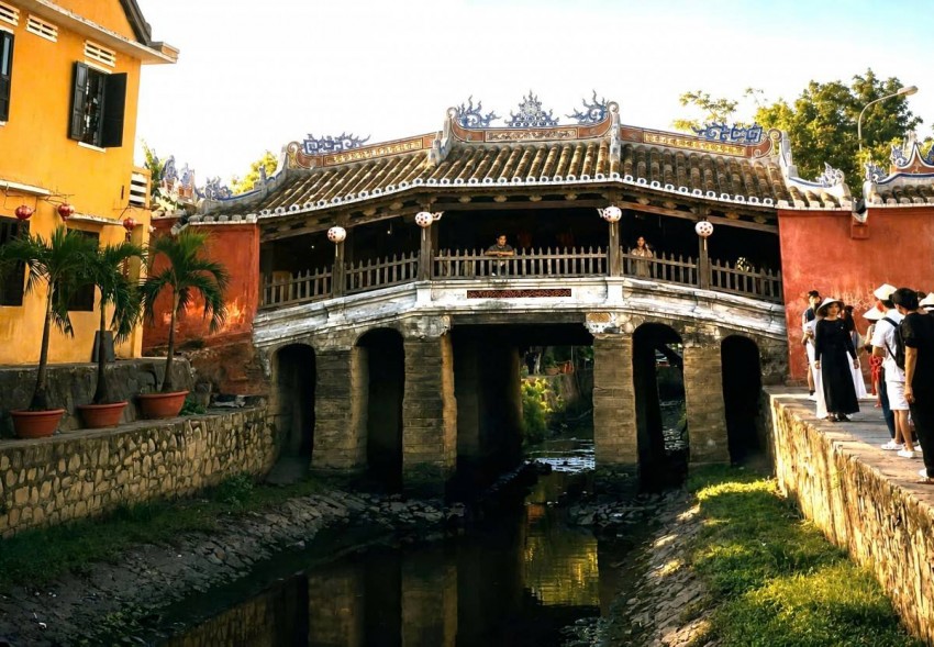 Qua nhiều thế kỷ, Hội An đã chứng minh rằng giao lưu văn hóa không làm mất đi bản sắc, mà ngược lại còn góp phần làm giàu thêm giá trị của cộng đồng. 