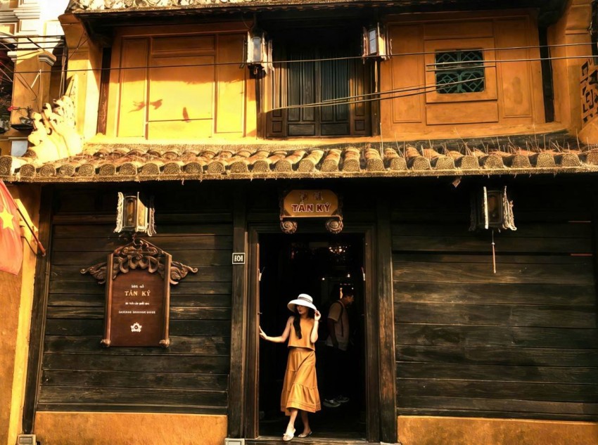 Trải qua nhiều thế kỷ, Hội An đã chứng minh rằng giao lưu văn hóa không làm mất đi bản sắc, mà ngược lại còn góp phần làm giàu thêm giá trị của cộng đồng.