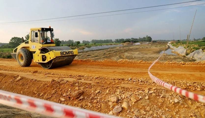 Căn cứ khoản 35 Điều 3 Luật Đất đai 2024, nhà nước thu hồi đất là việc cơ quan nhà nước có thẩm quyền ban hành quyết định thu lại quyền sử dụng đất của người sử dụng đất hoặc thu lại đất của người đang sử dụng đất hoặc thu lại đất đang được Nhà nước giao quản lý (Ảnh minh họa).