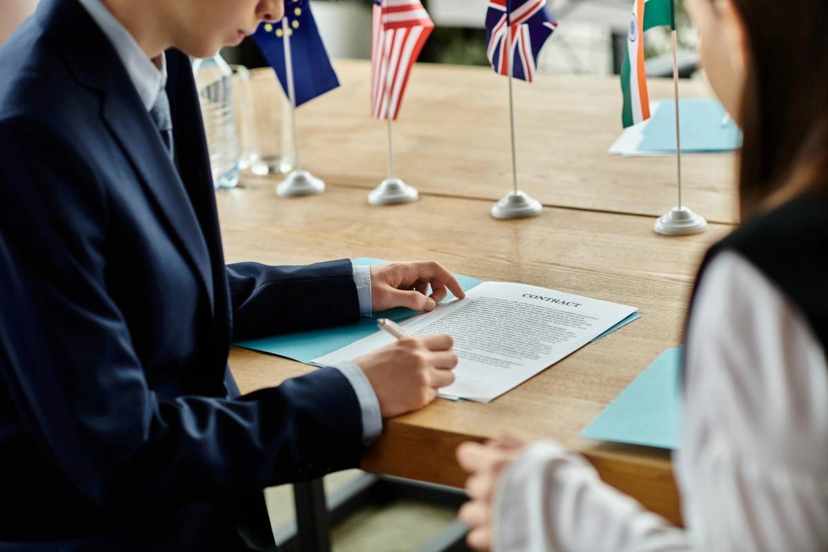 Quản trị hợp đồng và M&A