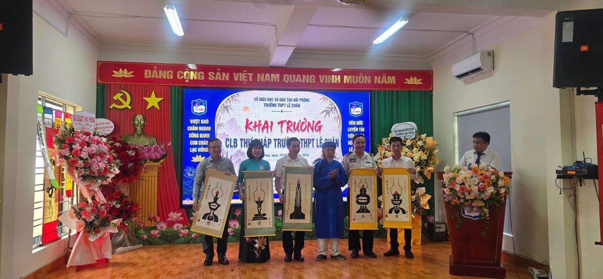 Sự ra đời của Câu lạc bộ Thư pháp Trường THPT Lê Chân không chỉ mở ra một sân chơi nghệ thuật mới cho học sinh mà còn gửi đi thông điệp ý nghĩa về gìn giữ bản sắc văn hóa dân tộc trong thời đại số.