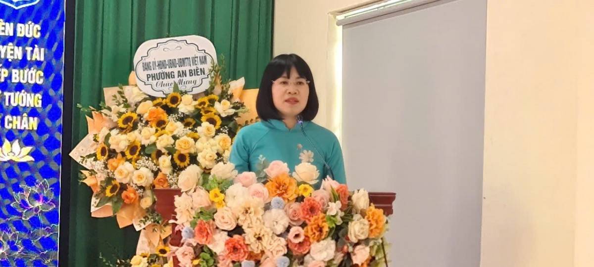 Bà Vũ Thị Tố Nga Phó Bí thư thường trực Đảng ủy An Biên