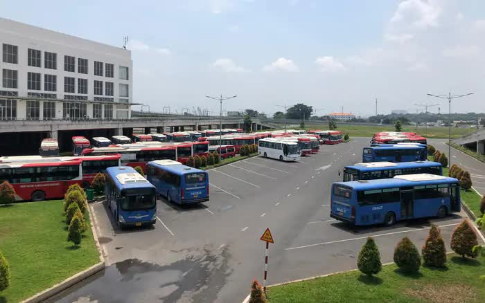Doanh nghiệp vận tải sắp được tự in phù hiệu