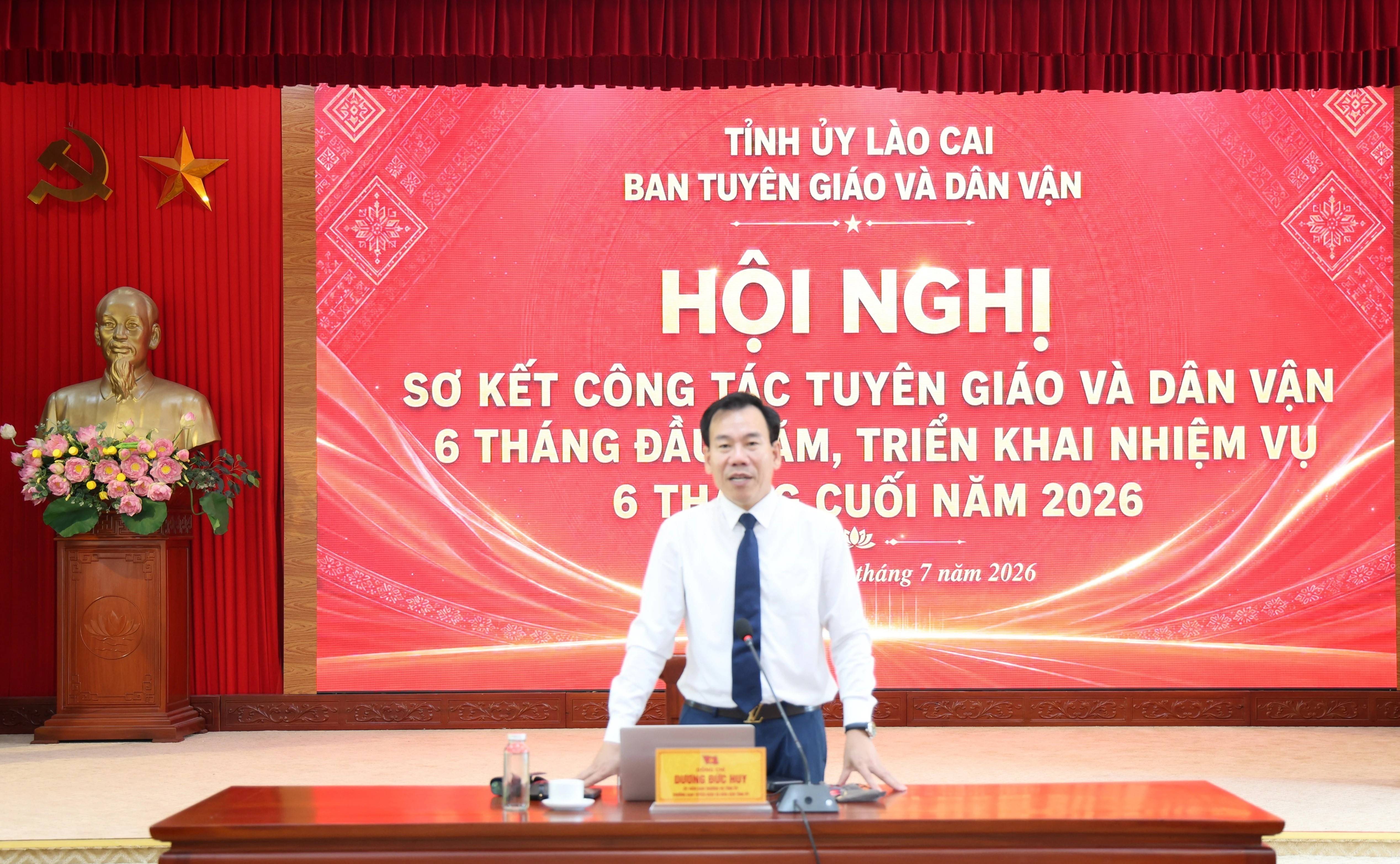 Phát biểu tại hội nghị, ông Dương Đức Huy, Ủy viên Ban Thường vụ Tỉnh ủy, Trưởng Ban Tuyên giáo và Dân vận Tỉnh ủy Lào Cai 