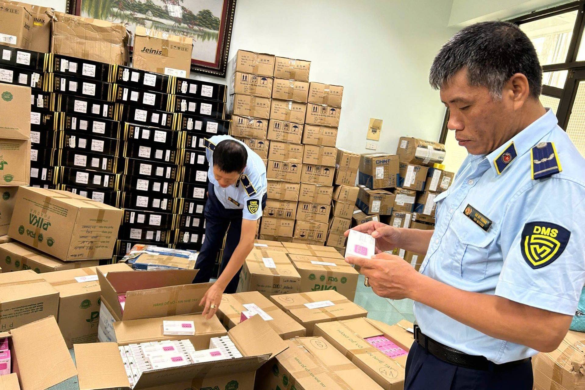 Hà Nội xử lý hơn 2.700 vụ buôn lậu, gian lận thương mại trong tháng 7, thu ngân sách gần 749 tỷ đồng
