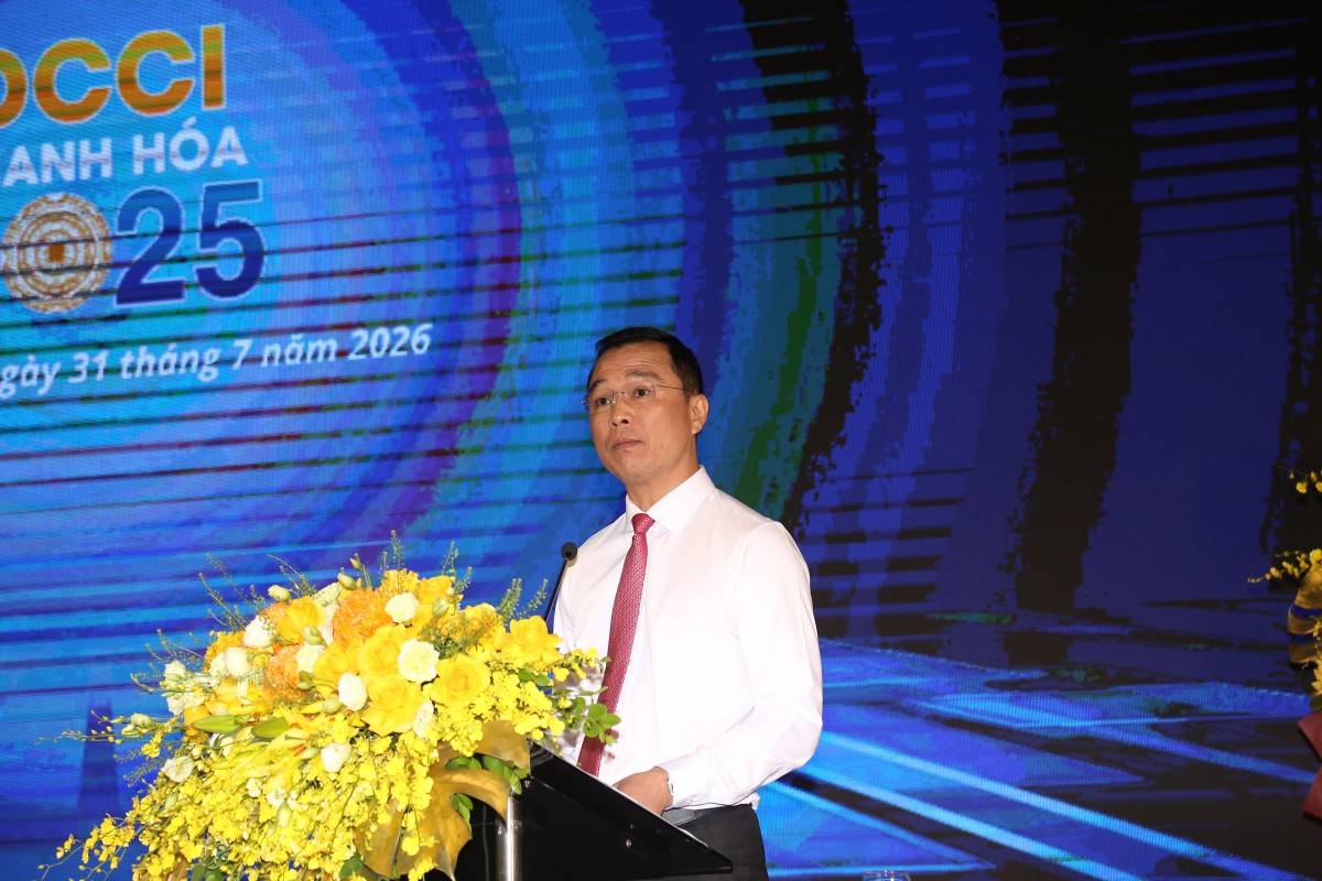 Chủ tịch UBND tỉnh Tô Anh Dũng phát biểu tại buổi lễ.
