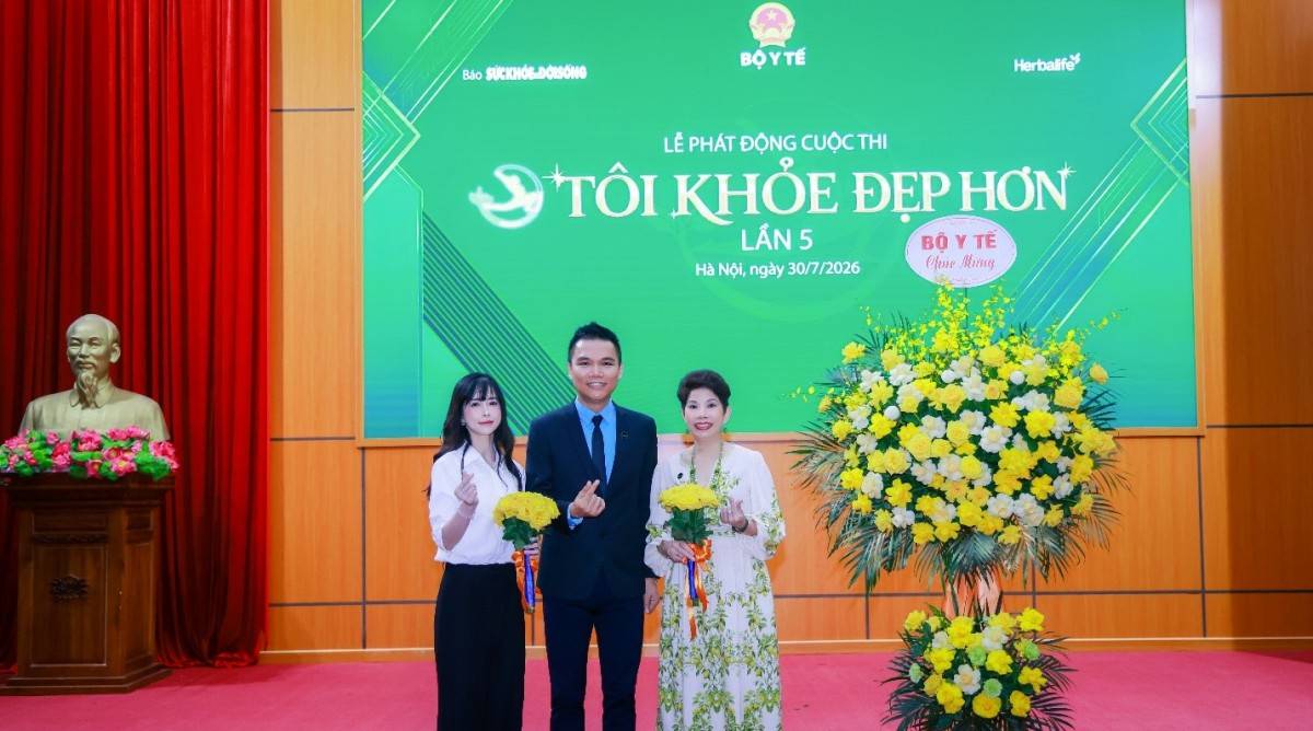 : Ông Nguyễn Thành Đạt – Giám Đốc Truyền Thông Cấp Cao Herbalife Việt Nam và VĐV Châu Tuyết Vân – Thành Viên Ban Giám Khảo Tôi Khỏe Đẹp Hơn 2026