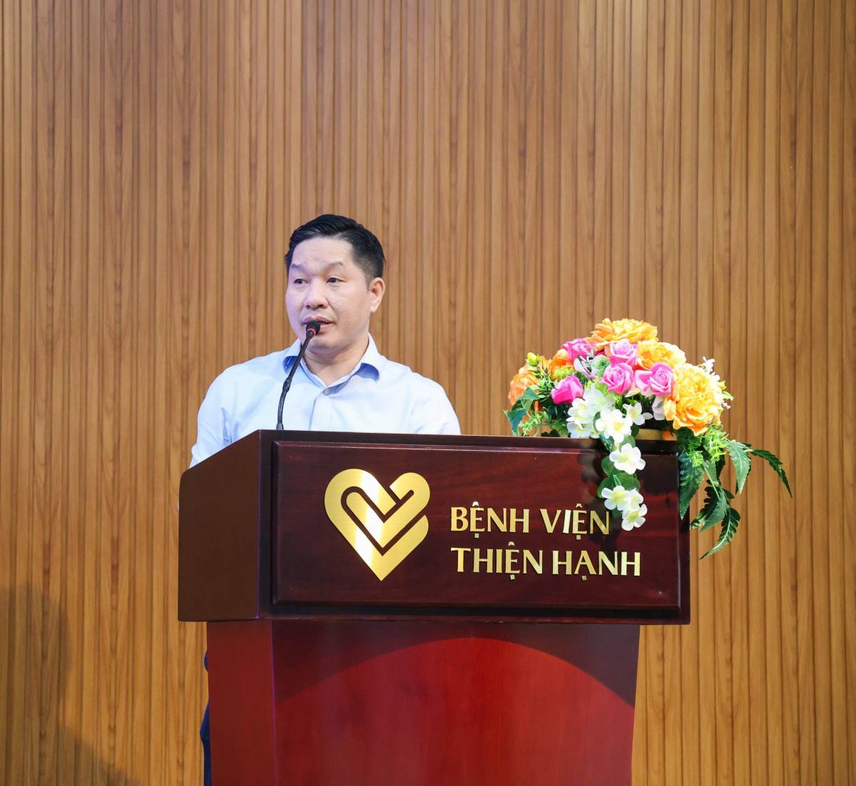 BSCKII Bùi Khắc Vũ báo cáo tại hội thảo.