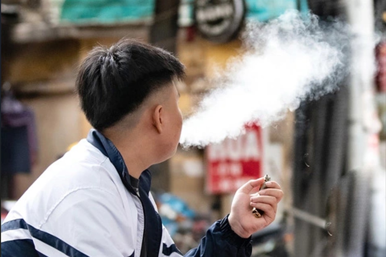 Đề xuất luật hóa lệnh cấm thuốc lá điện tử, thuốc lá nung nóng