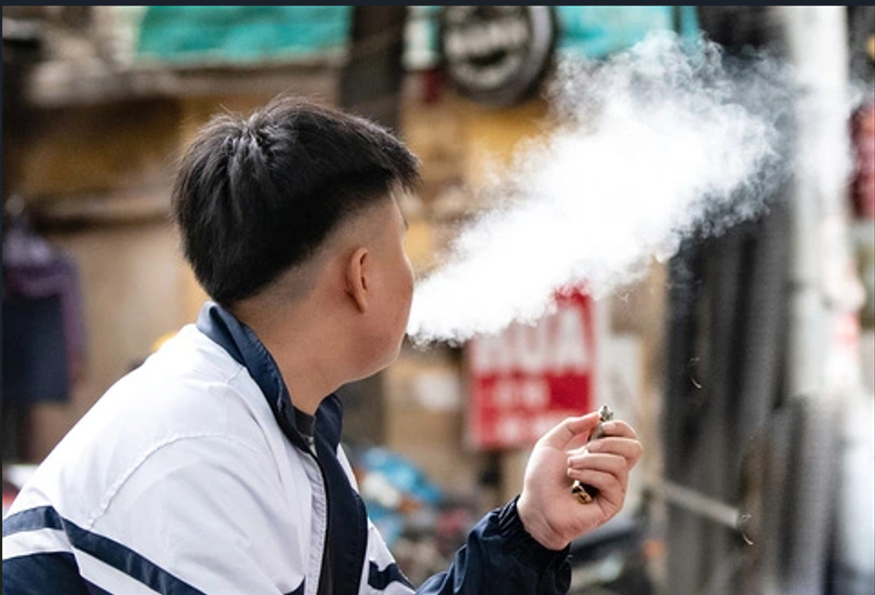 Đề xuất luật hóa lệnh cấm thuốc lá điện tử, thuốc lá nung nóng