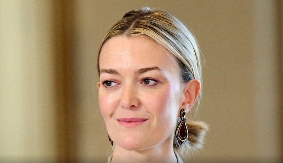 Marta Ortega đi từ nhân viên bán hàng Zara đến Chủ tịch Inditex, đưa tập đoàn thời trang tiếp tục tăng trưởng và đẩy mạnh AI trong bán lẻ.