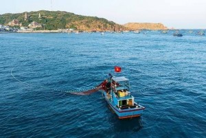 Hà Tĩnh hoàn thành cấp biển số cho 299 tàu cá gần bờ tại xã Đồng Tiến